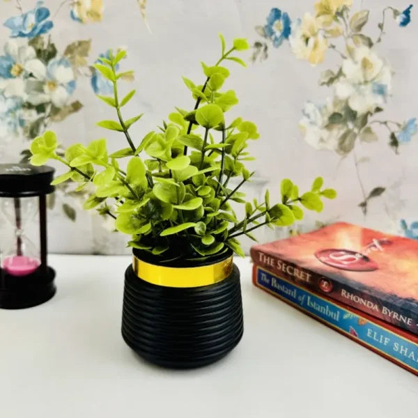 Artificial Eucalyptus Planter Tree Decoration Piece / Elevate Your Home’s Elegance With Stunning Artificial Flowers.